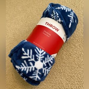 navy and white snowflake 50in x 60in blanket - at home!